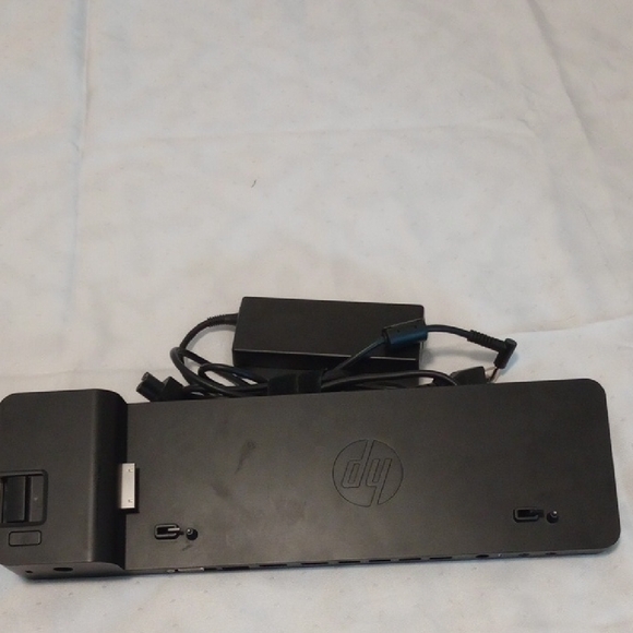 HP Black Laptop Docking Station - Picture 1 of 1